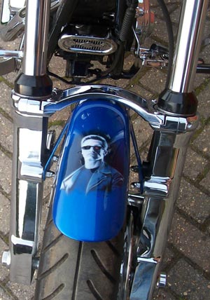 Arni airbrushed on the front fender