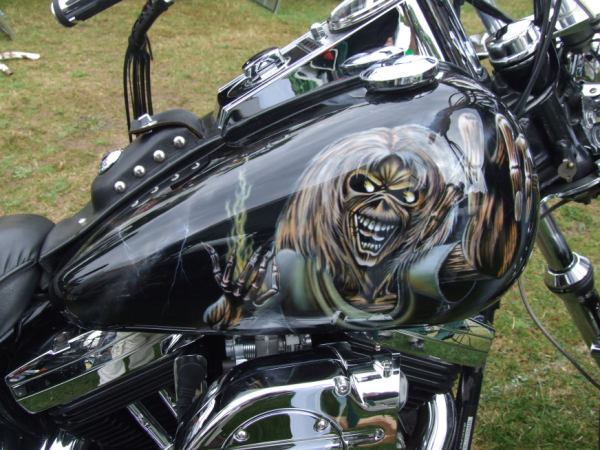 Side view of Harley tank