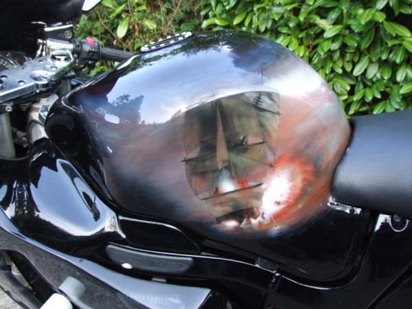 Airbrush Artwork on Hayabusa tank