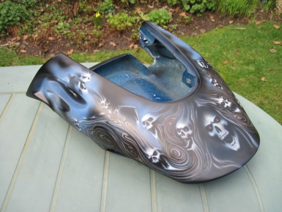 Rear panel of Vmax showing skull design