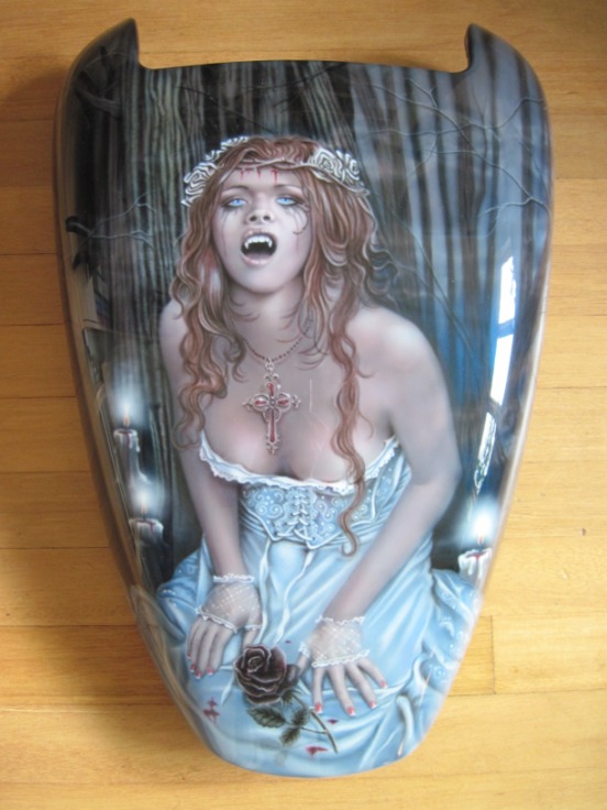 Vampire girl airbrushed onto  Vmax tank
