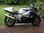 Suzuki GSX R750